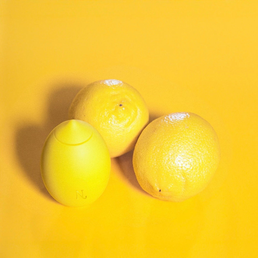 Lemon Clitoral Vibrator — in mano